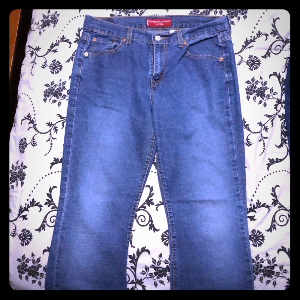 Levi 5/5 boot cut stretch size 10